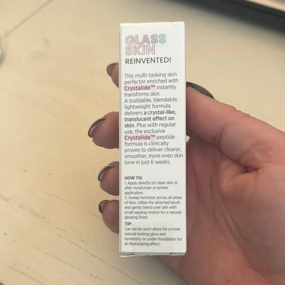 JOAH-Crystal Glow Tinted Luminizer Stick - Natural Beige- brand new in box - Picture 3 of 4